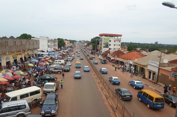 l'Avenue du 14 novembre - crédit photo Abdoulaye Barry
