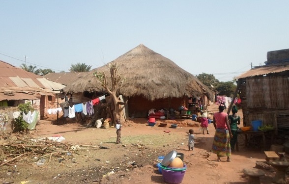Maisons dans la banlieue de Bissau - crédit photo Abdoulaye Barry